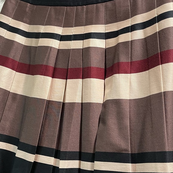 H&M Colored Skirt - Picture 2 of 3
